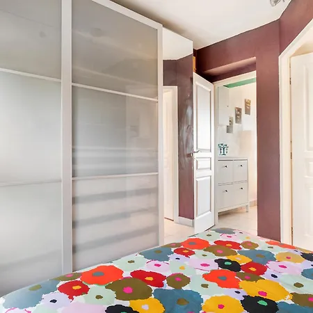 Lipstick Port Nature Apartment