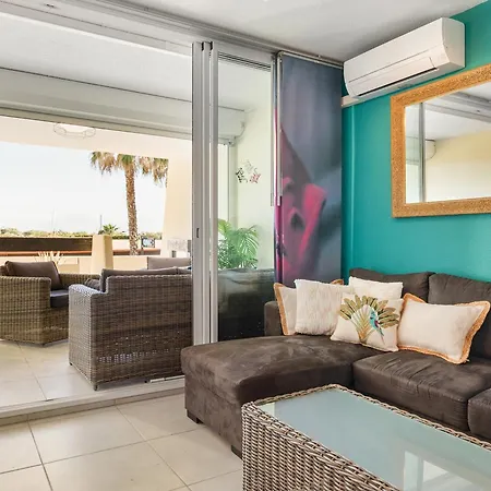 Lipstick Port Nature Apartment