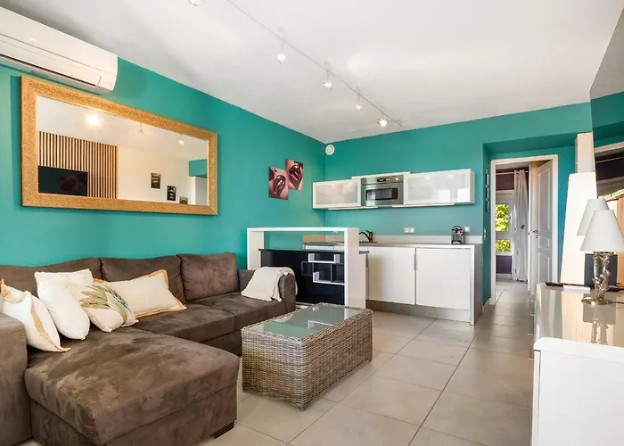 Lipstick Port Nature